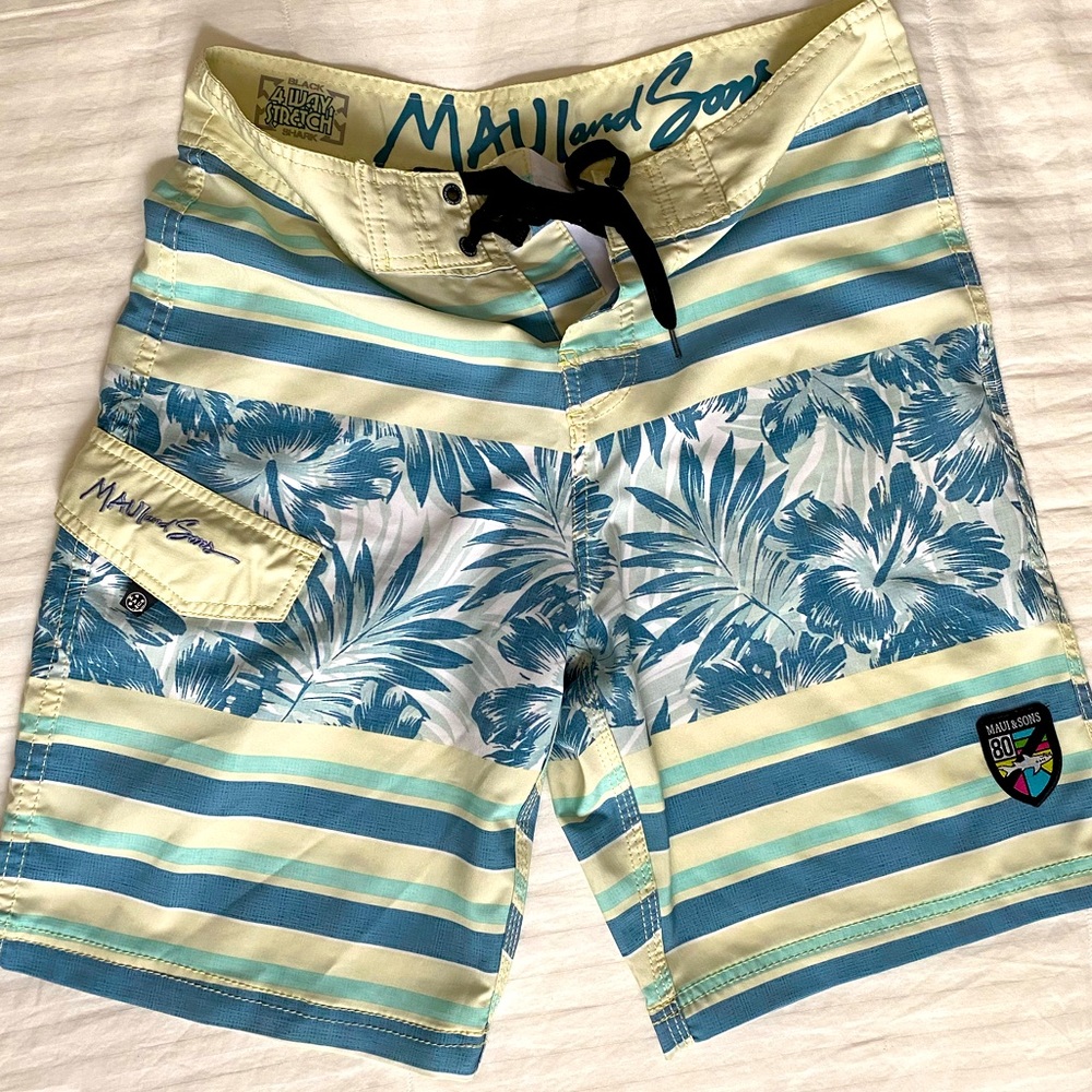 HP🎉 Maui and Sons Board Shorts